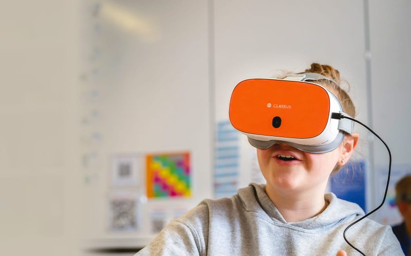 ערכות מציאות מדומה ורבודה לחינוך (ClassVR (Avantis 4 5122_main_1750758007